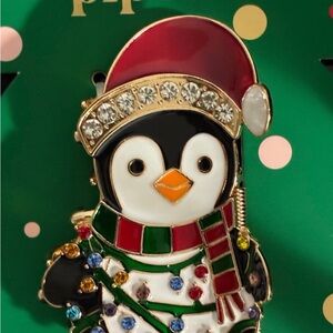 Viral Piper K Christmas Penguin  Hair Claw